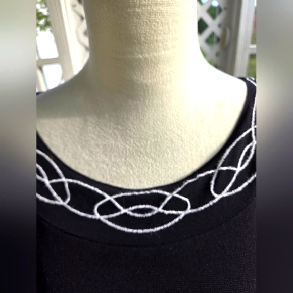 Lane Bryant Black & White Embroidered Top - Picture 5 of 6